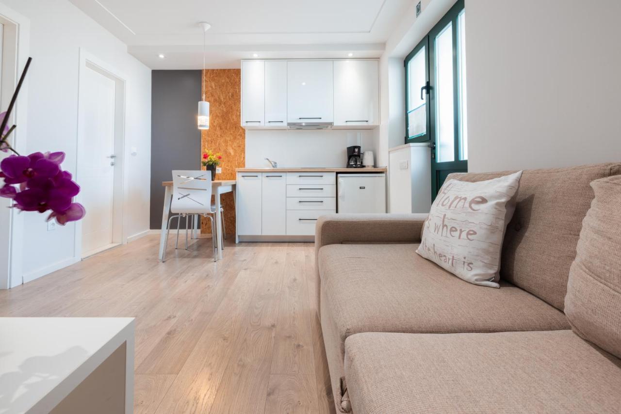 Apartments Simun Brela Εξωτερικό φωτογραφία