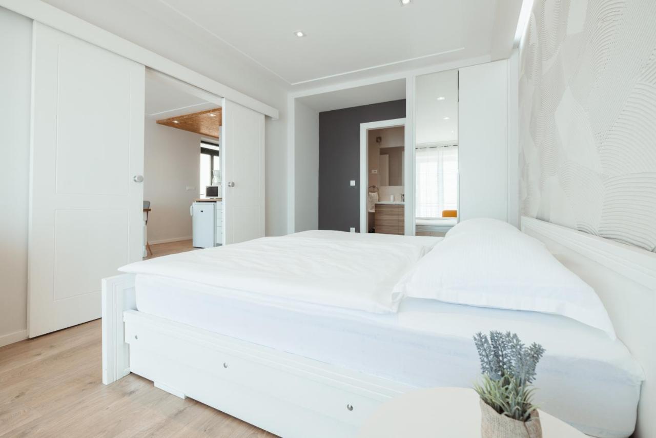 Apartments Simun Brela Εξωτερικό φωτογραφία